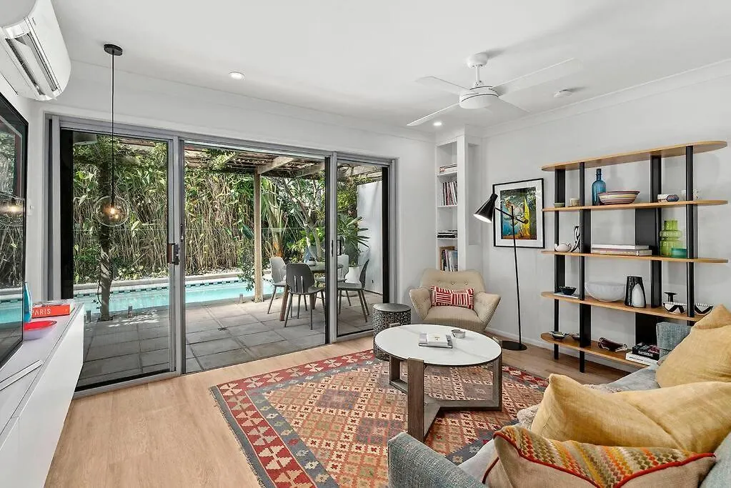 The Sanctuary! 1Bed, 1Bath, 1Car, Pool~Teneriffe location